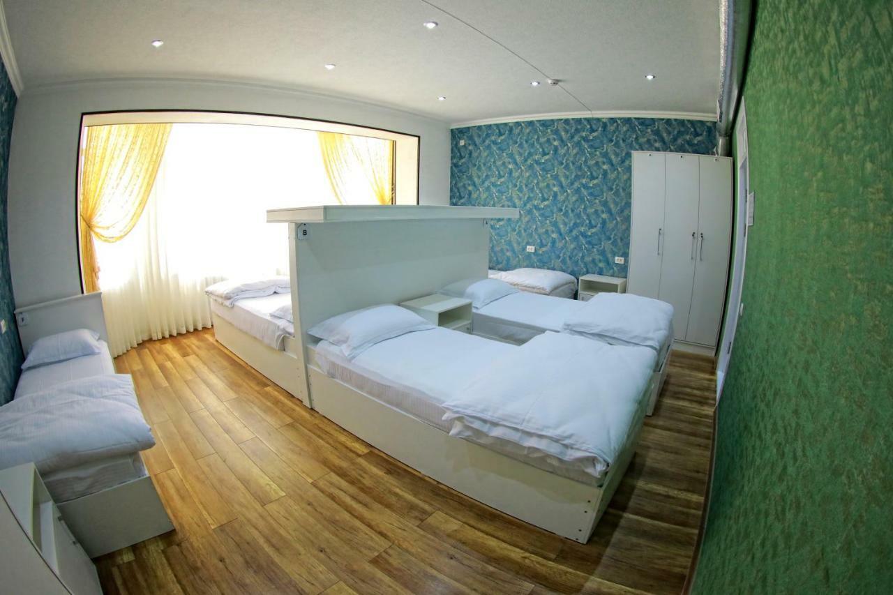 Manija Hostel Samarkand Esterno foto