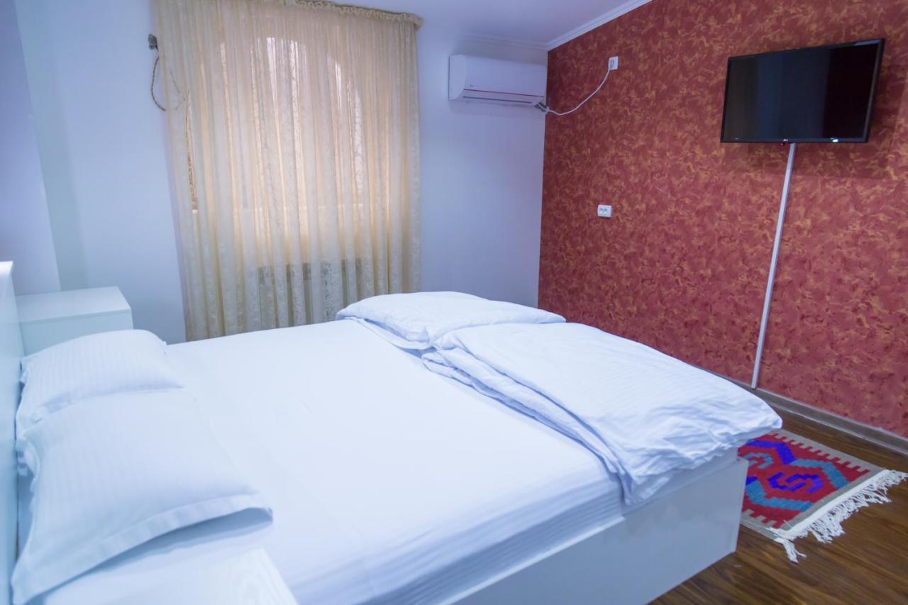 Manija Hostel Samarkand Esterno foto
